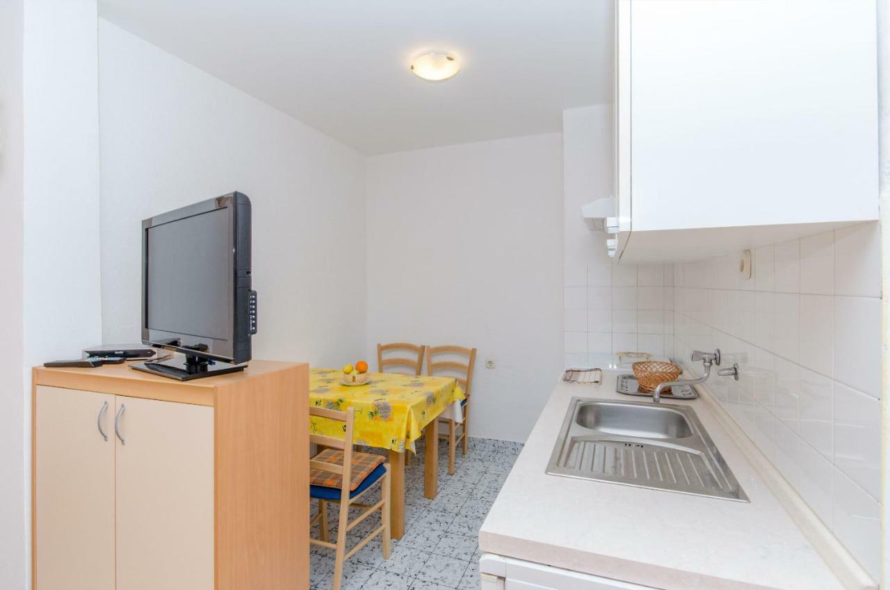 Apartments And Room Sun & Sea Podgora Exterior photo